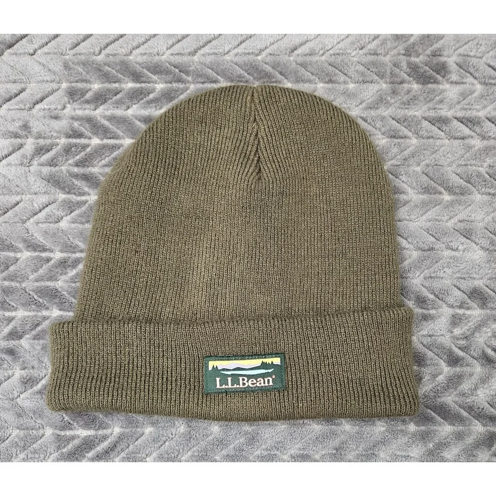 L.L. Bean Logo Winter Hat Beanie In Solid Green EUC OS Warm Outdoor‎ Hiking